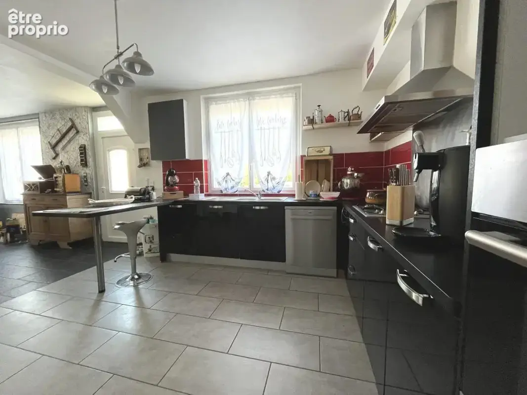 Maison 6 pièces 137 m² à vendre à Lavare (72390) - photo 2