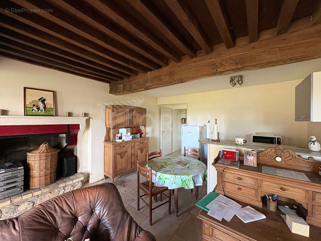 Maison à CHASTELLUX-SUR-CURE