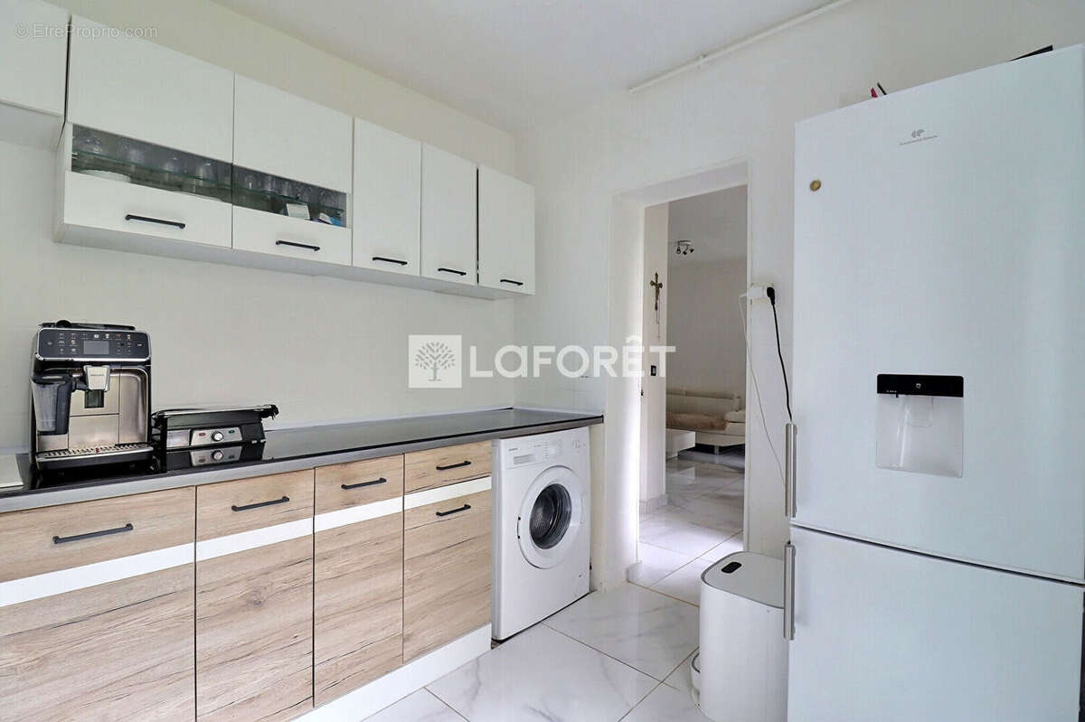 Appartement à L&#039;ILE-SAINT-DENIS