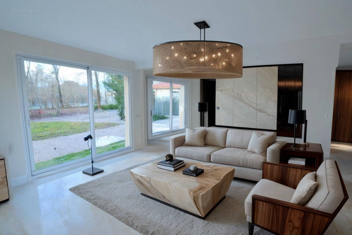 Maison à PREVESSIN-MOENS