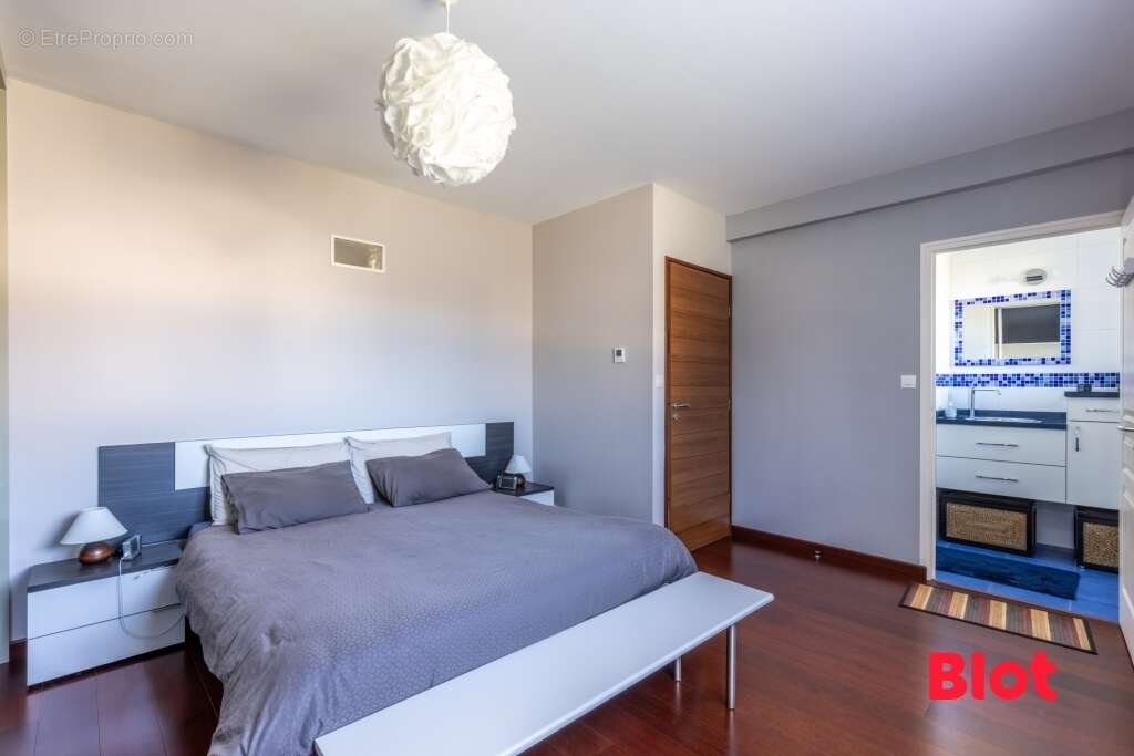 Maison à CHASNE-SUR-ILLET