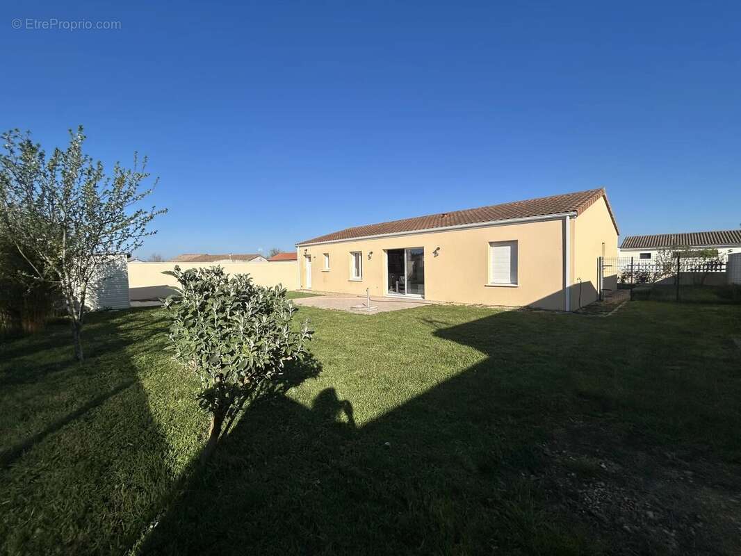 Maison à NEUVILLE-DE-POITOU