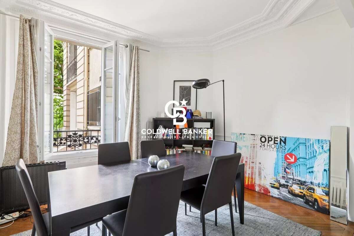 Appartement à PARIS-16E