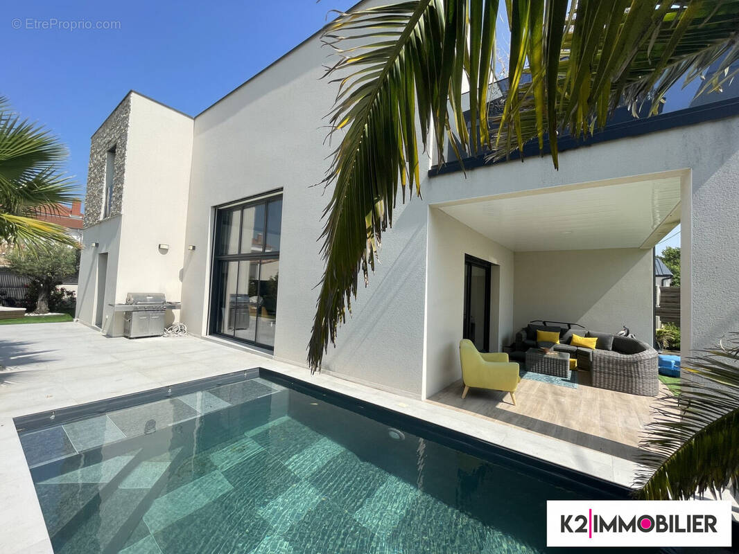 Maison à MONTELIMAR