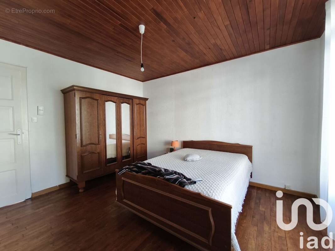 Maison 110 m² à Latronquiere  - photo 7