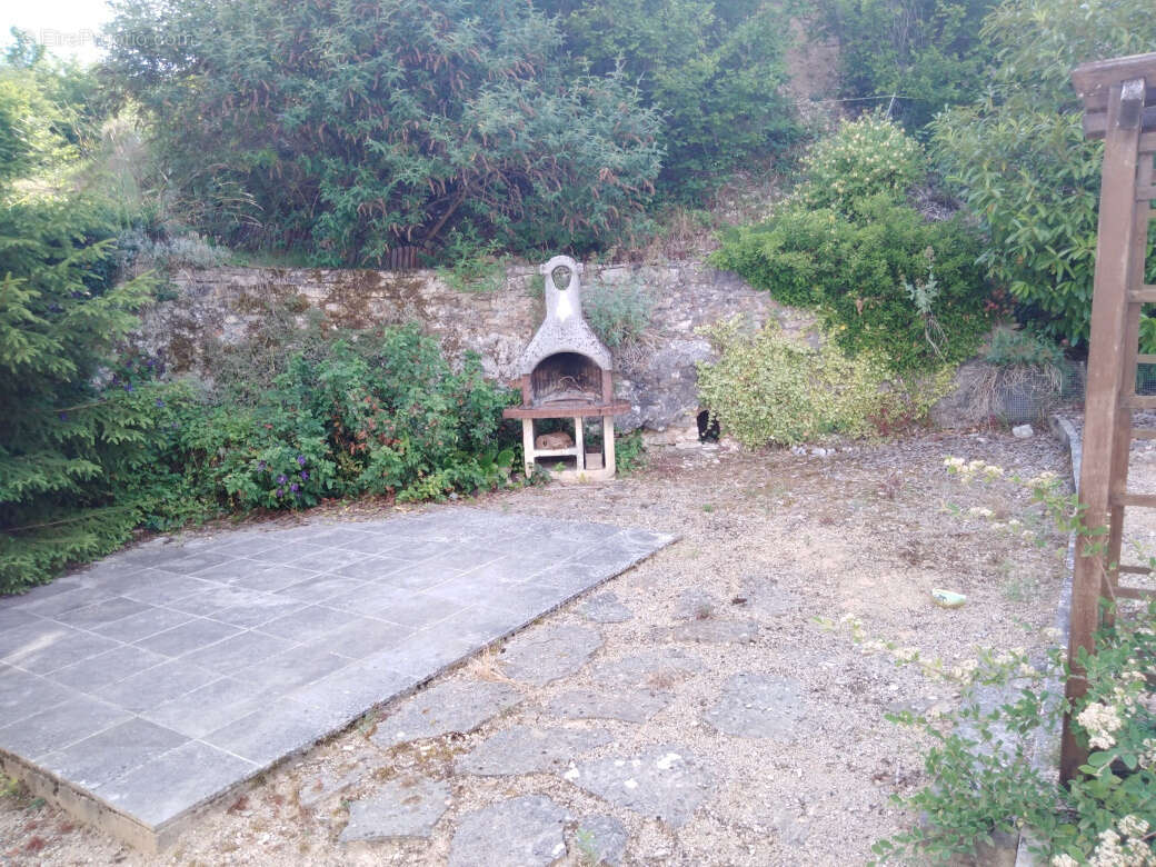 Maison à AISY-SUR-ARMANCON
