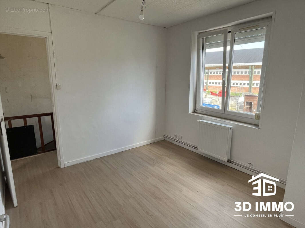 Maison à AVESNES-SUR-HELPE