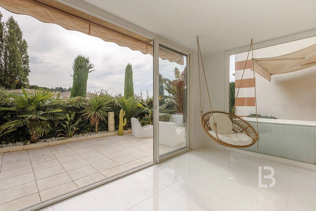 Appartement à MOUGINS