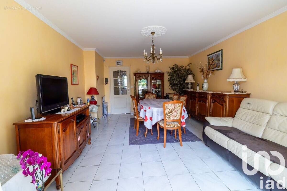 Photo 1 - Appartement à LE PLESSIS-ROBINSON