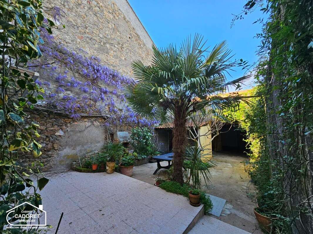   - Maison à PAIMBOEUF