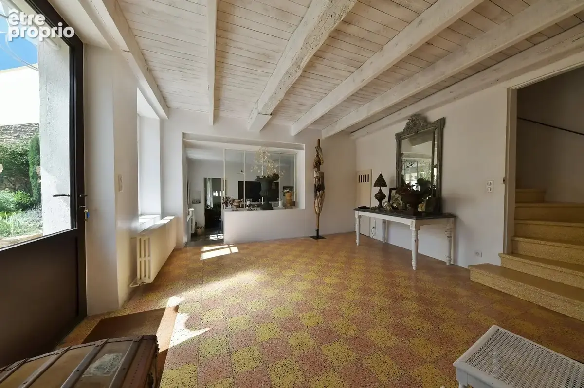 Maison de village avec jardin, bassin de nage et dépendance... - photo 17