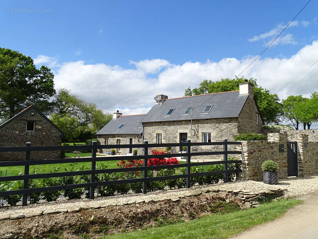 Maison à TREBRIVAN