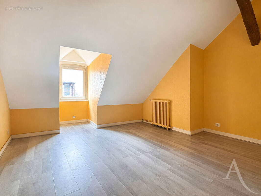 Maison de ville atypique de 62 m² en plein coeur du centre-ville ! - photo 8