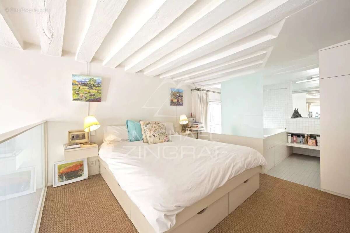 Appartement à PARIS-7E