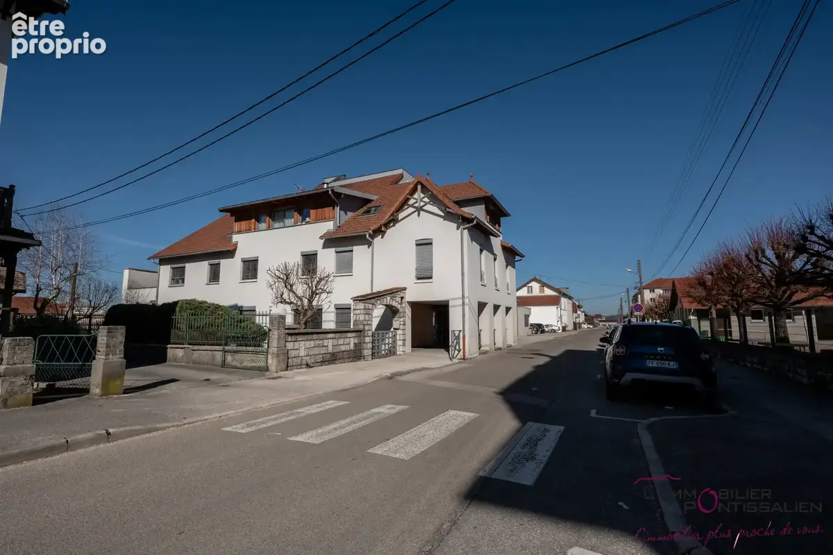 Pontarlier - proche centre ville : appartement recent de type 2 avec ascenseur, cave, garage et terrasse - photo 21