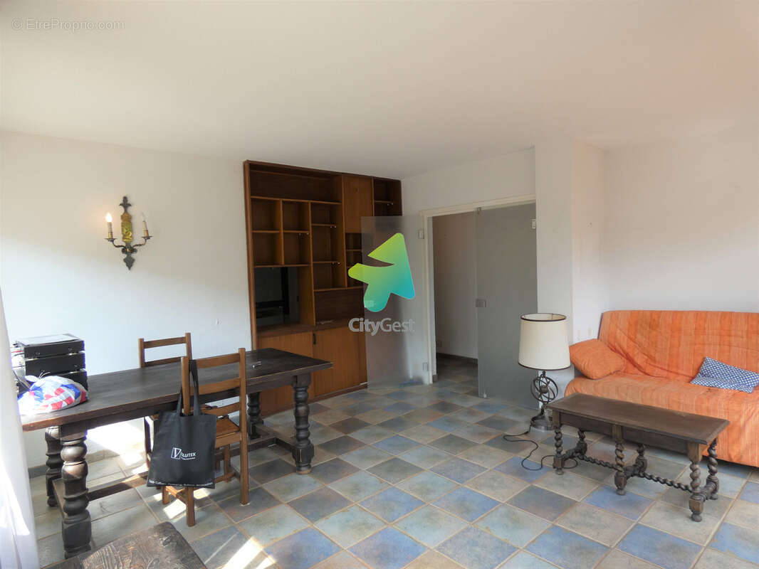 Appartement T3 RDC 59M2 - photo 3
