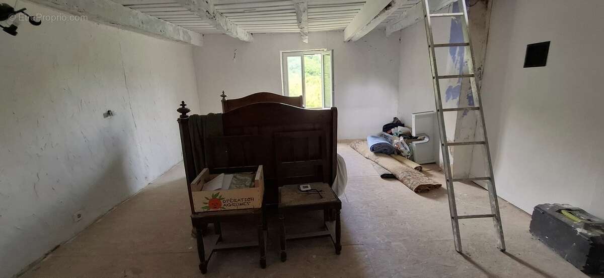 LES FARGES (24) : Maison 80 m2, terrain  de 12 339 m2 - photo 8