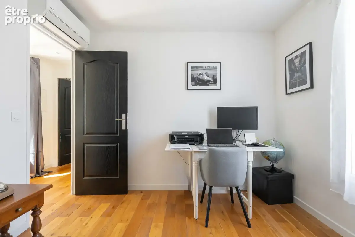 Triplex + deux terrasses + deux garages rare à la vente - photo 16