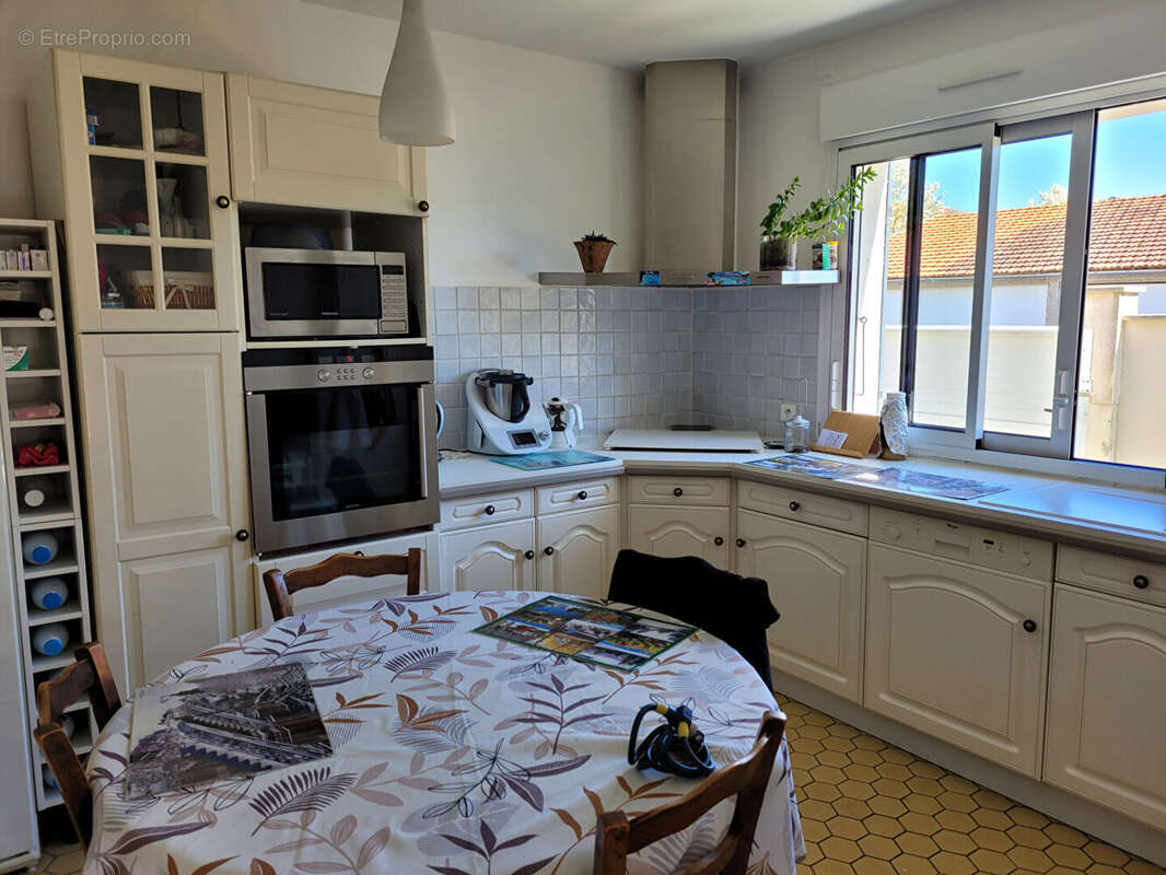 ROCHEFORT secteur calme maison traditionnelle de 127 m² avec parcelle de 645 m² - garage - photo 4