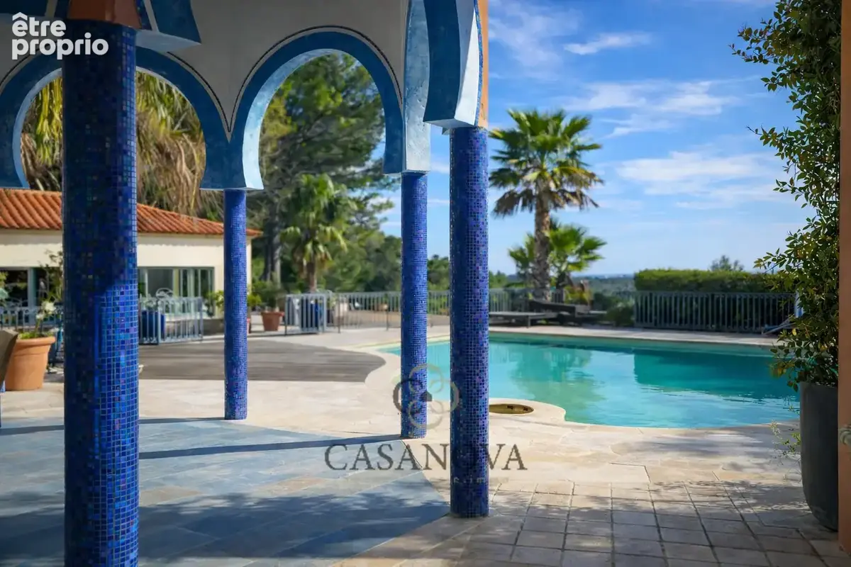 Manoir de caractère du XIXe siècle  721 m² habitables  Domaine de 19 700 m² avec dépendances - SAINT  CLEMENT DE RIVIERE - Aux - photo 13
