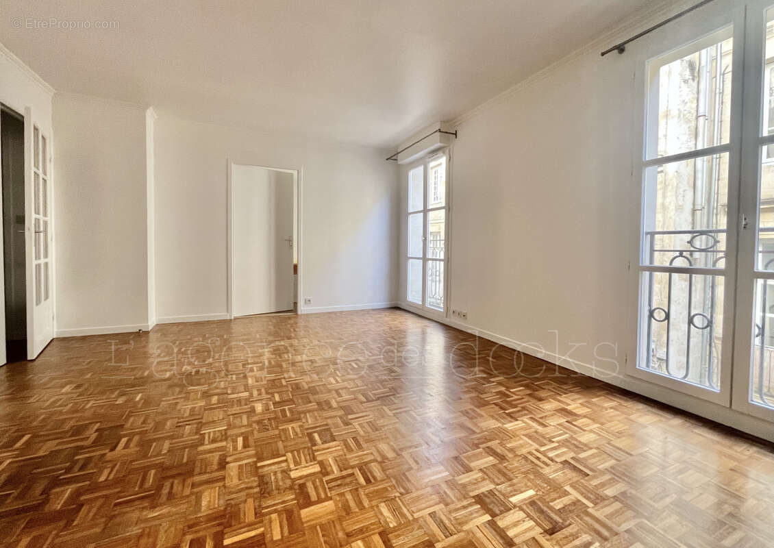 Bordeaux hyper centre - rare appartement t3 + poss. place de stationnement - photo 5