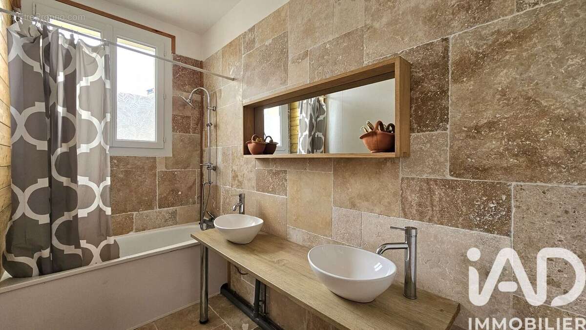 Maison 105 m² à Aussac-Vadalle  - photo 9