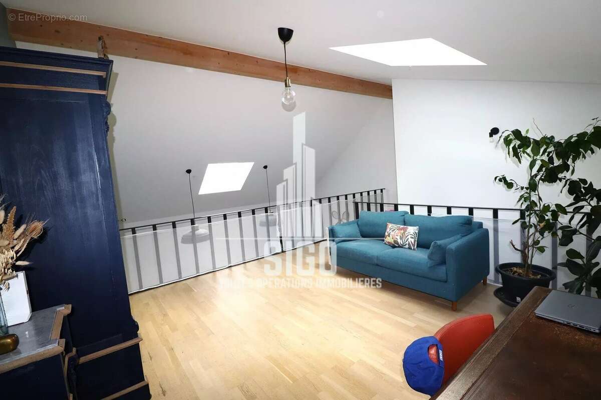 Maison à SURGY