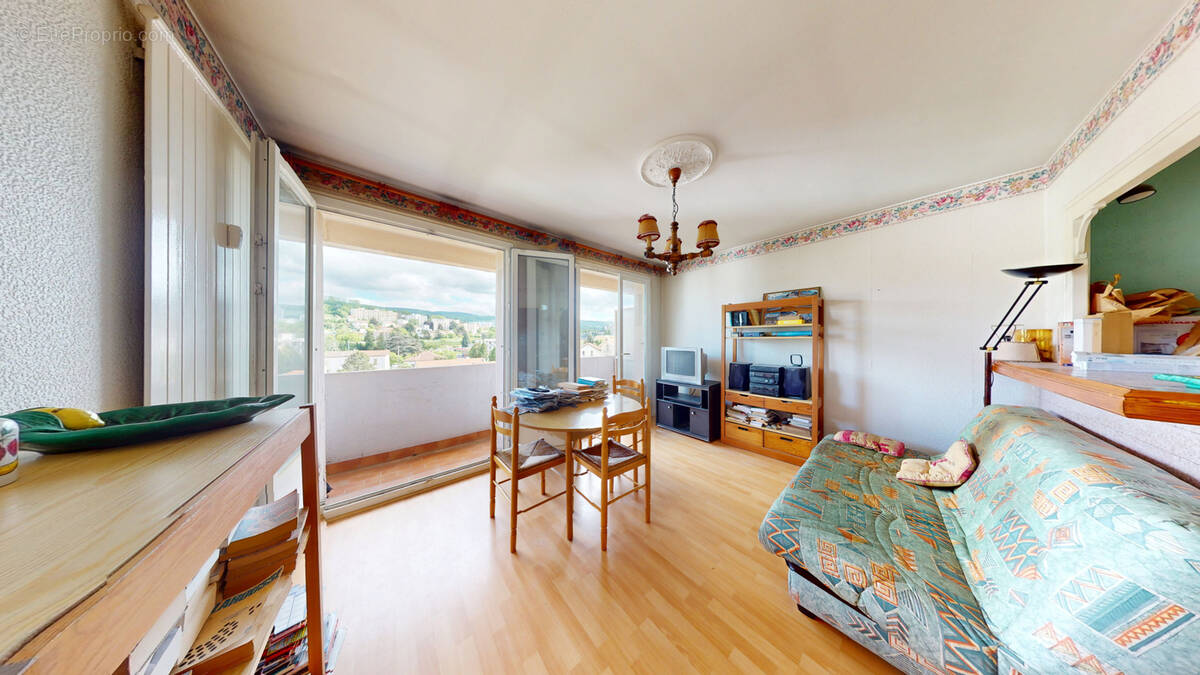 Appartement à SAINT-ETIENNE