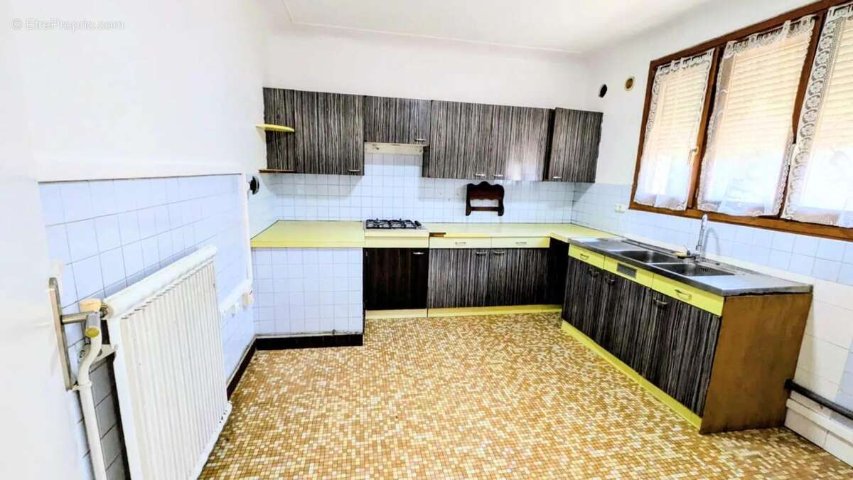 Maison de 9 pièces de 200 m² situé à Le Blanc-Mesnil - photo 3