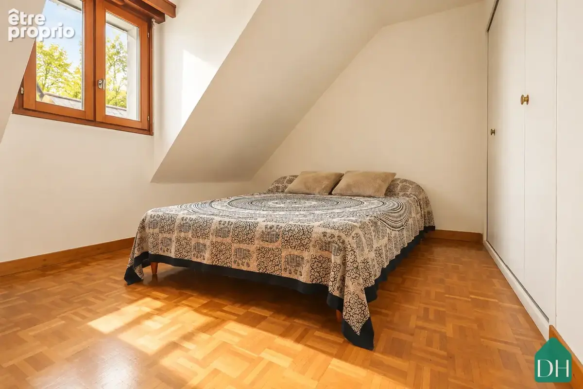 Maison familiale 7 pièces avec jardin en impasse au calme   La Bouvardière - SAINT-HERBLAIN - photo 10