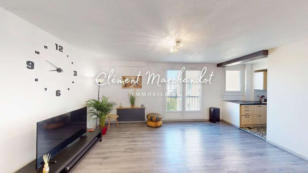 Photo 8 - Appartement à SAINT-DENIS