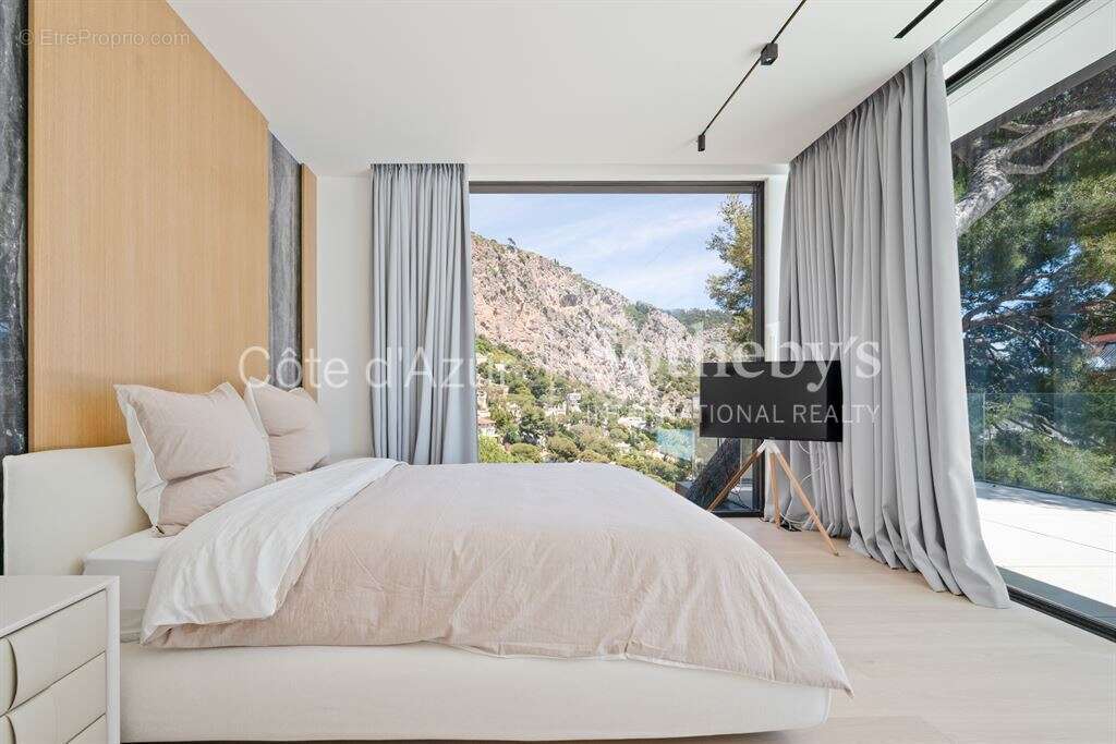 Maison à EZE