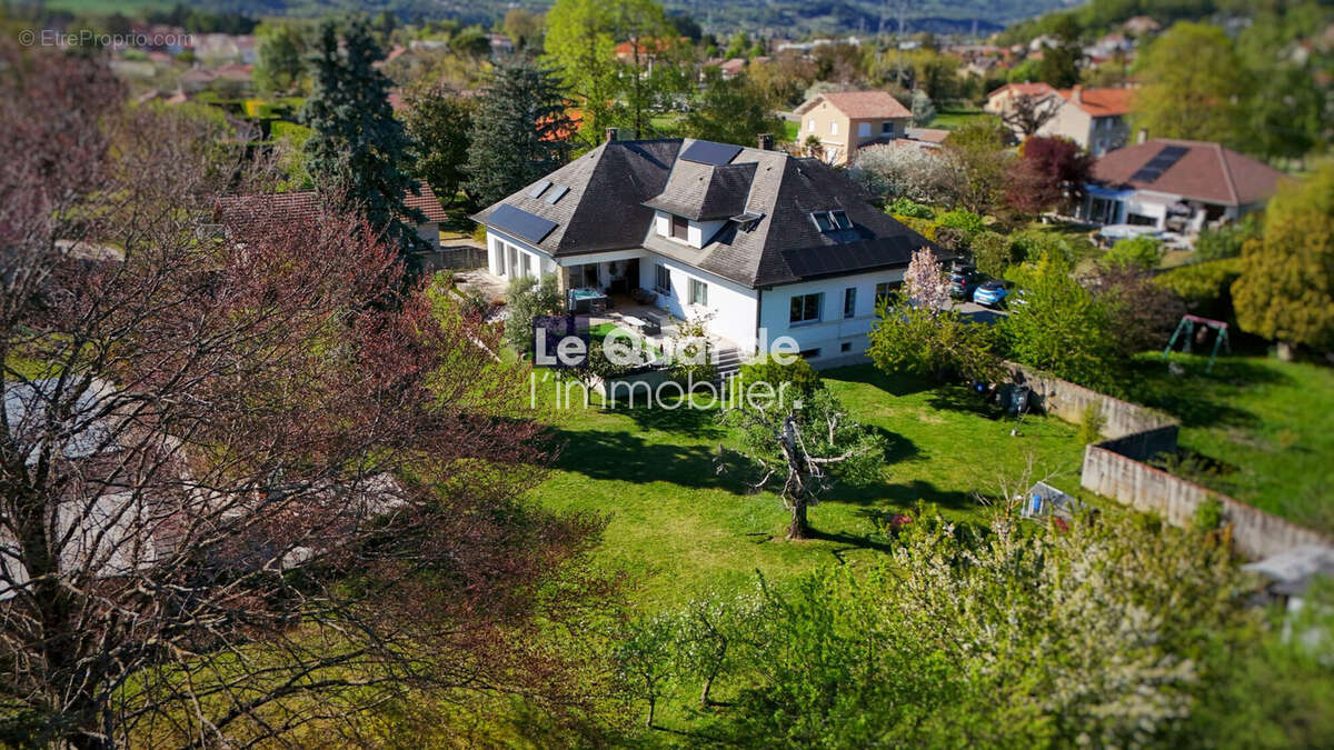 Maison 436 m² à Varces-Allieres-Et-Risset  - photo 2