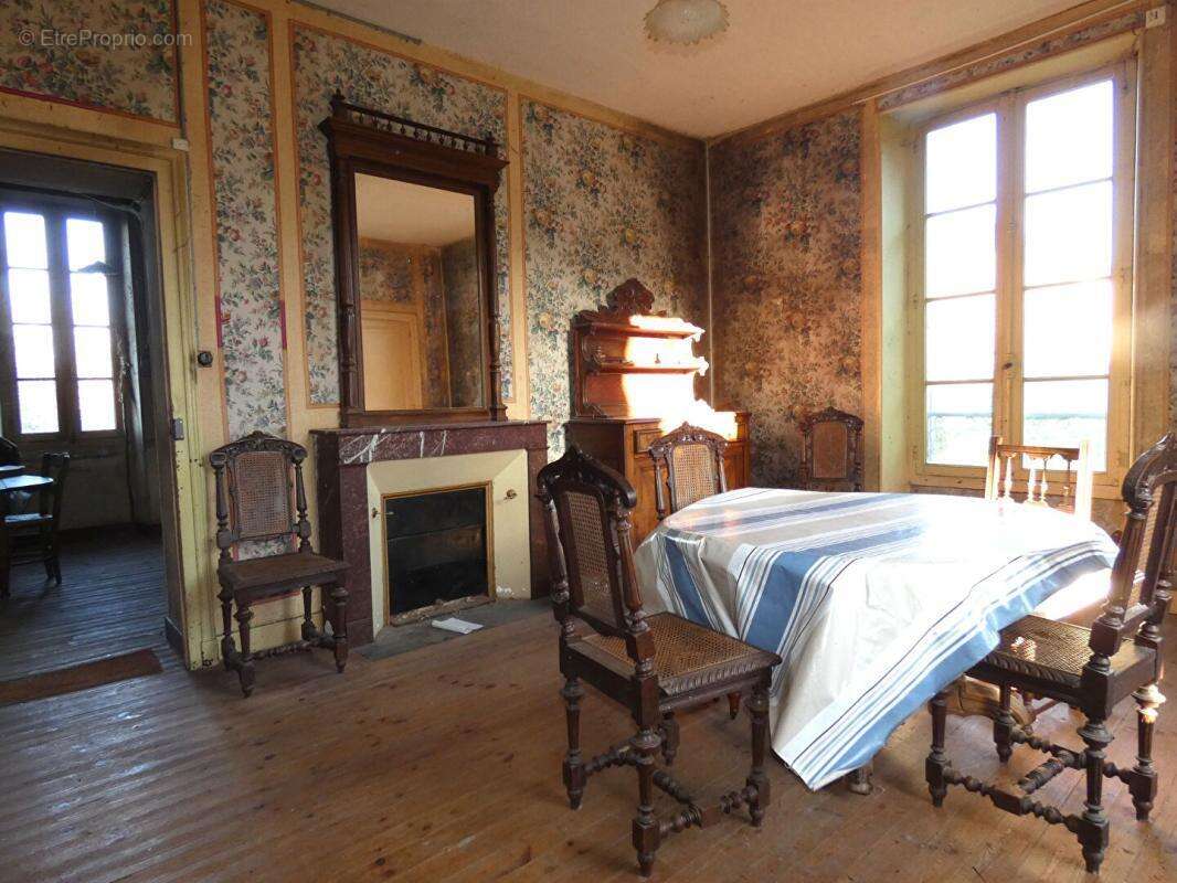 Maison Nailhac 160 m2 / 4 chambres / grange / hangar / terrain 1 hectare - photo 11