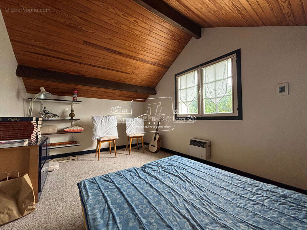 Maison à LA CHAPELLE-BASSE-MER