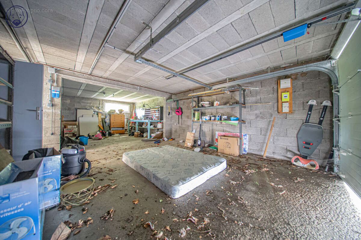 Pavillon sur sous-sol avec garage et jardin - photo 11
