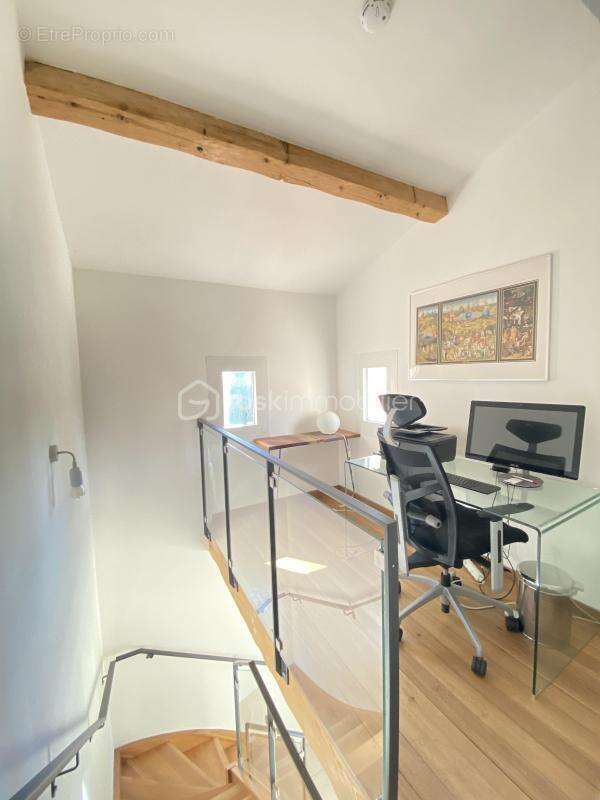 Maison à POURRIERES