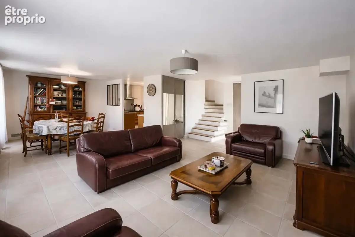 Maison t5 - les mourets - chateau gombert - photo 3