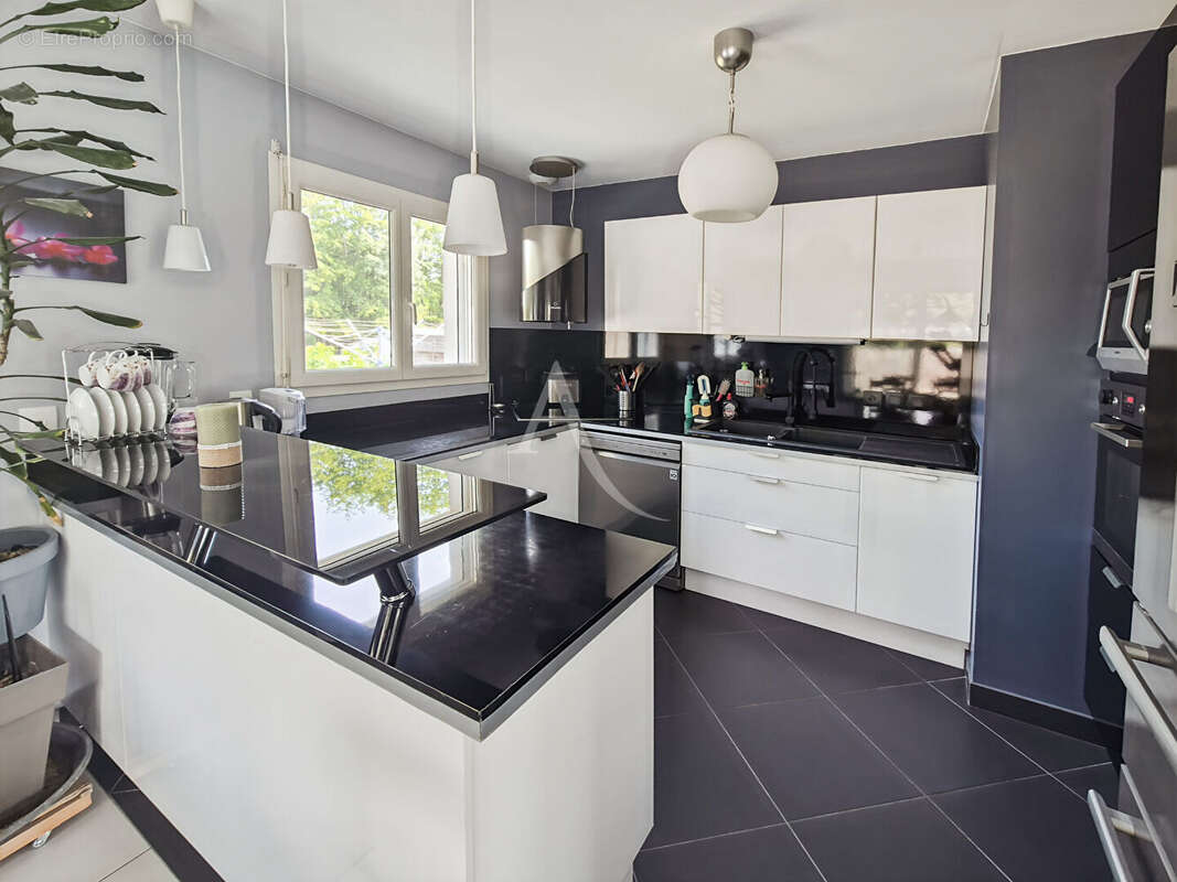 Maison La Jumelliere 6 pièce(s) 125.82 m2 - photo 5