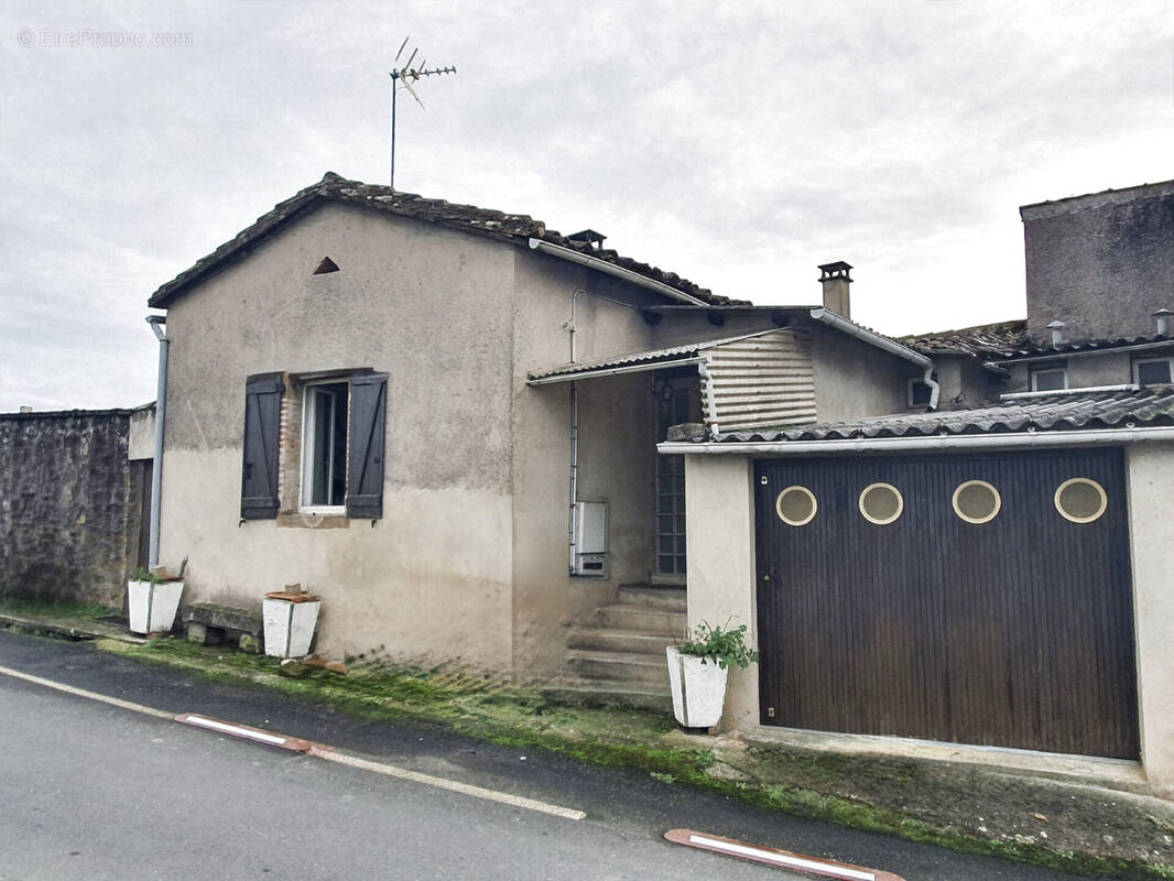 Maison à SAINT-JUERY