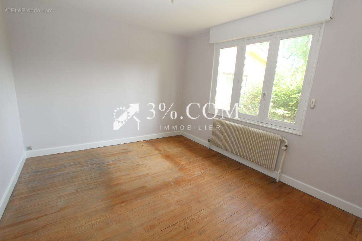 Maison 5 pièces 156 m2 - 3 chambres - Jardin - Sous-sol comp - photo 9