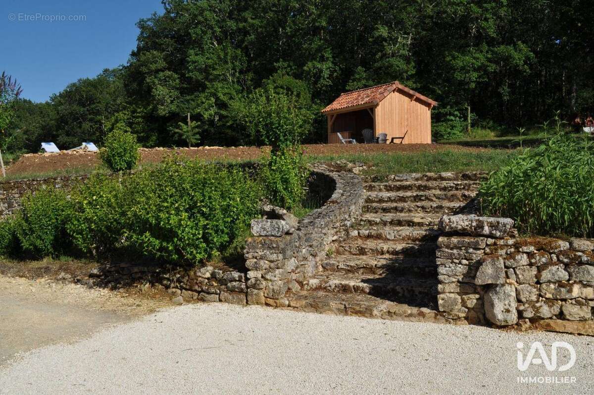 Maison 343 m² à Sainte-Foy-De-Longas  - photo 6