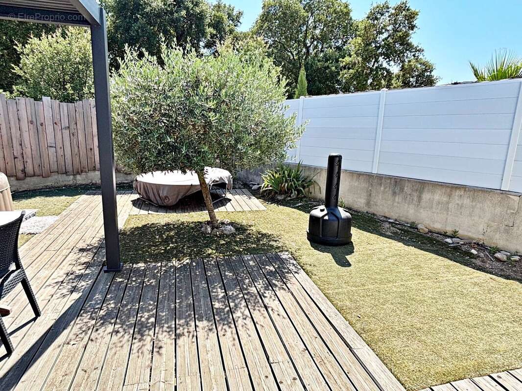 Maison à ROQUEBRUNE-SUR-ARGENS