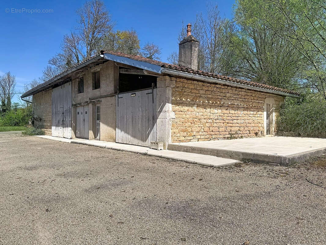 Maison à SAINT-ETIENNE-DU-BOIS