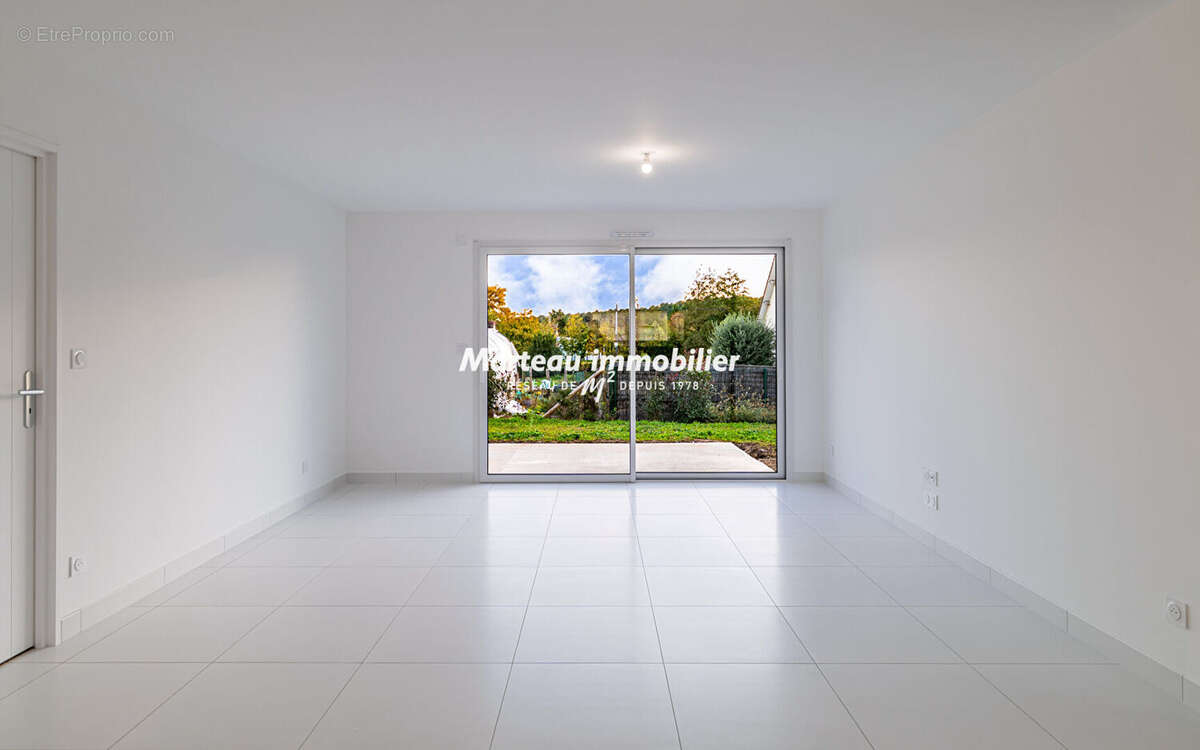 Maison à MONCE-EN-BELIN