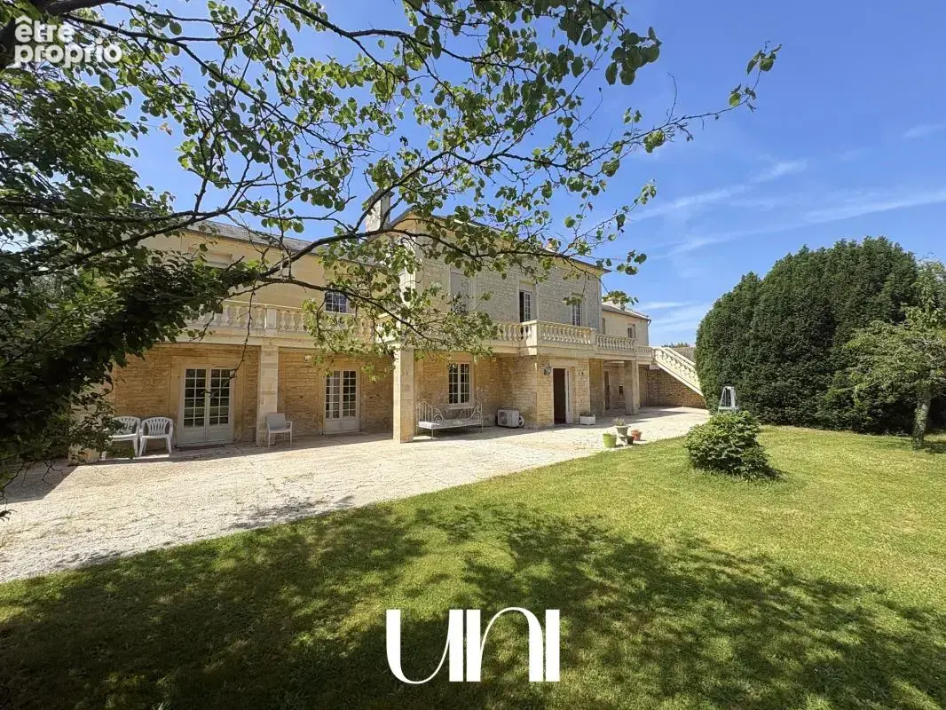 Maison 8 pièces de 232 m2 avec dépendances - SAINT ANDRE SUR ORNE - photo 9
