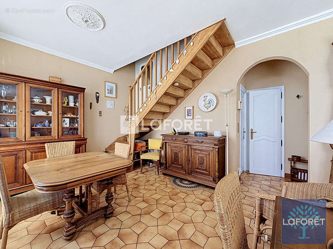Maison à VIGNEUX-SUR-SEINE