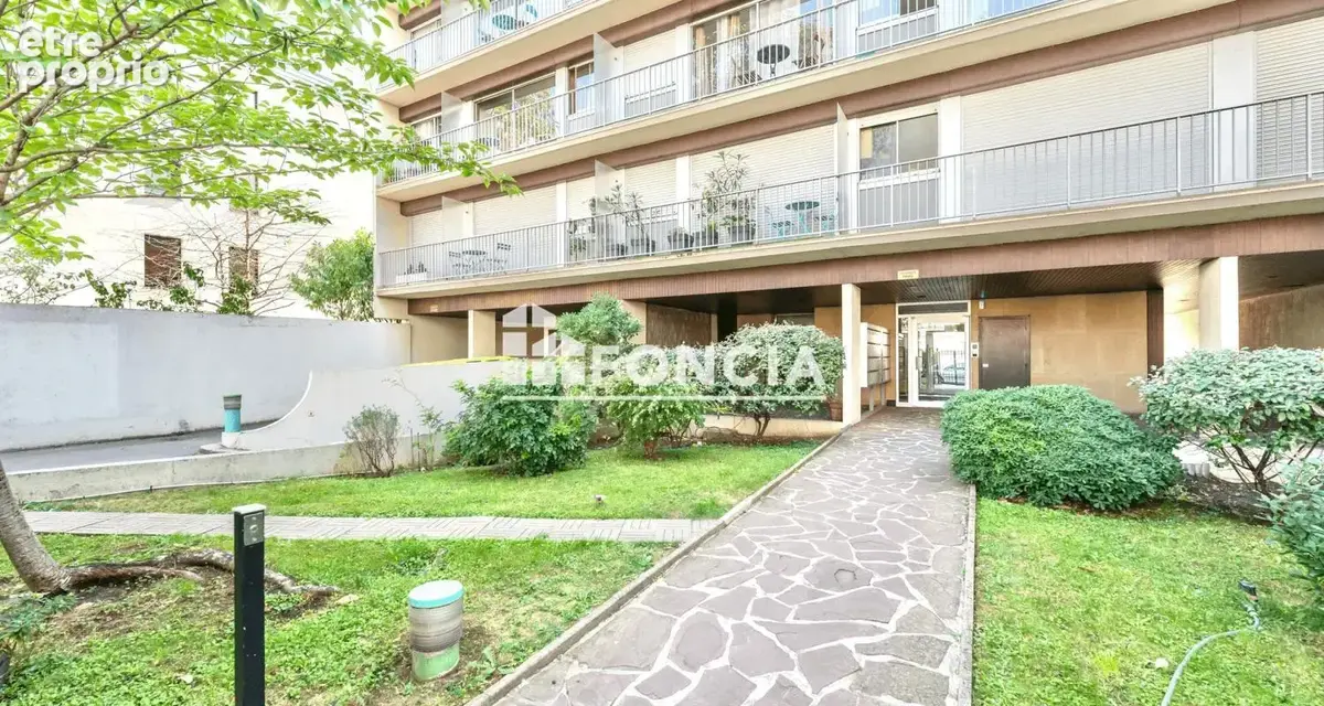 La garenne-colombes - place de la liberté - deux pièces  - balcons -  parking - photo 2