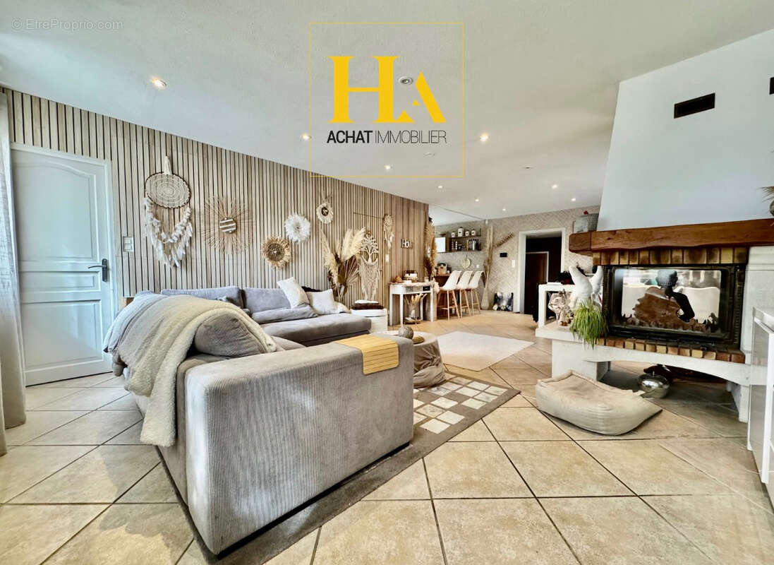 Maison à MONTELIMAR