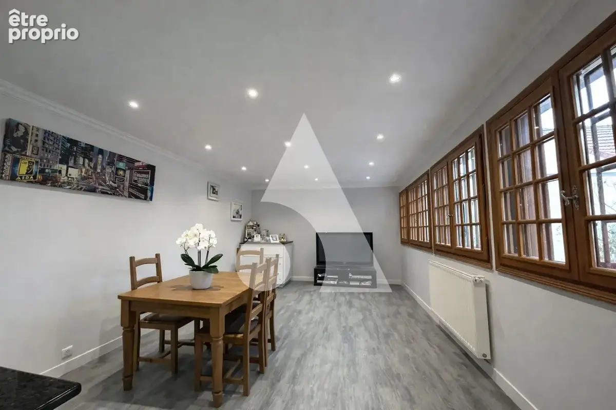 Entrepôt de plus de 250 m² + 2 Maisons - photo 8